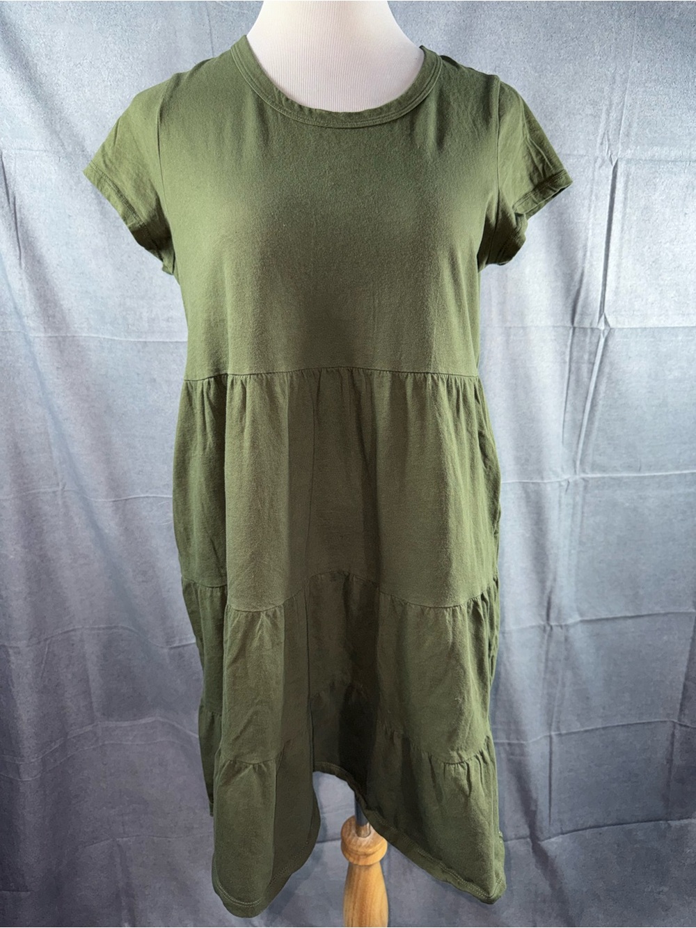 2536-Time and Tru Olive Green Tiered Midi Dress